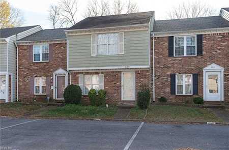 907 Spinnaker Ct Chesapeake, VA 23320