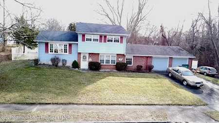13 Juniper Ln Jackson, NJ 08527