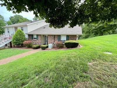 110 Eastdale Ln Dickson, TN 37055