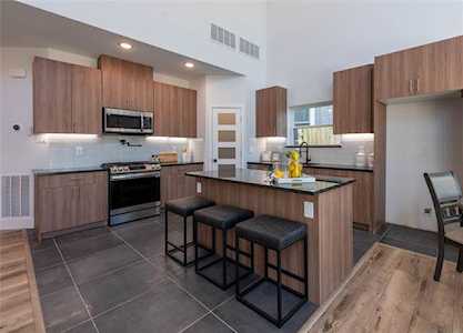 805 Elsbeth Street Dallas, TX 75208