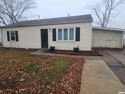 2008 W 75th Place Davenport, IA 52806