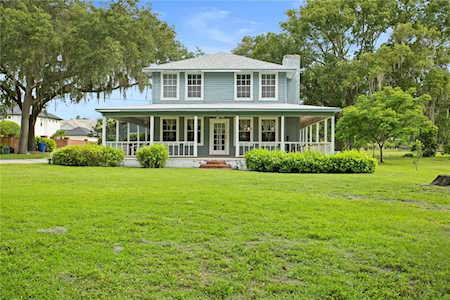 15317 Lake Magdalene Blvd Tampa, FL 33618