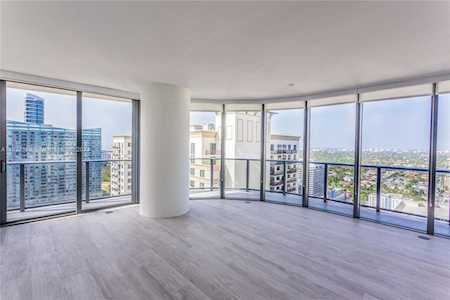 55 SW 9th St #3306 Miami, FL 33130
