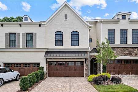 5022 Vernet Ln Charlotte, NC 28210