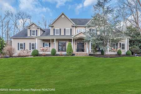 7 Greentree Ct Howell, NJ 07731