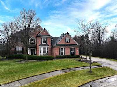 47321 Autumn Park Ct Novi, MI 48374