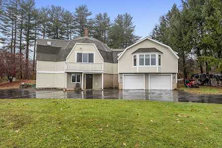 15 Maple Rd Oxford, MA 01540