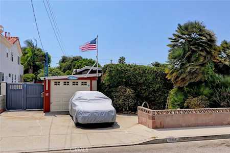 1544 Mathews Ave Manhattan Beach, CA 90266