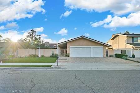 2560 N Shadow Ridge Ln Orange, CA 92867