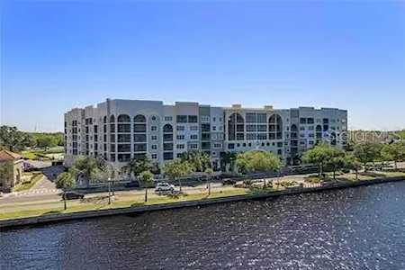 225 W Seminole Blvd #311 Sanford, FL 32771
