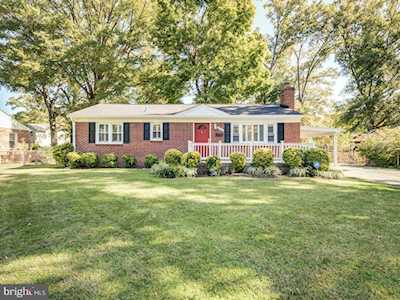 7833 Martha Washington St Alexandria, VA 22309