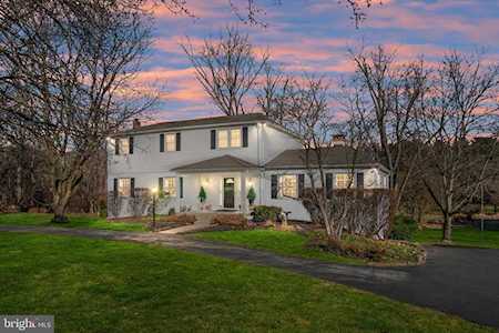 621 Brooke Ln Glen Mills, PA 19342