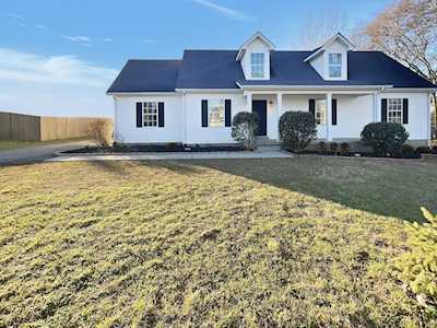 121 Guinevere Ct Murfreesboro, TN 37127