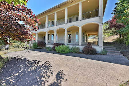104 Monterey Dr Medford, OR 97504
