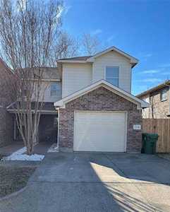 2336 Kingsway Drive Arlington, TX 76012