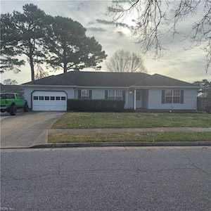 1652 Flammarion Dr Virginia Beach, VA 23454