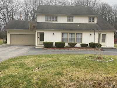16272 Negaunee St Redford Twp, MI 48240