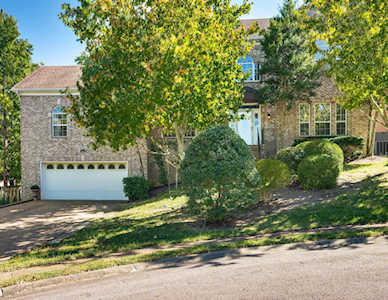 729 Vauxhall Dr Nashville, TN 37221