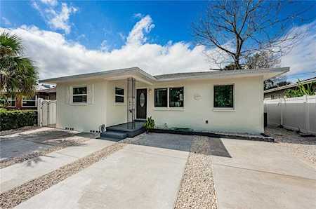 2227 19th St S St. Petersburg, FL 33712