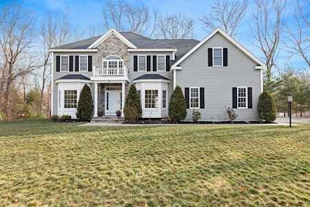 12 Royal Colony Cir Ashland, MA 01721