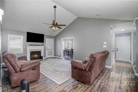 108 Deerfield Dr Mount Holly, NC 28120