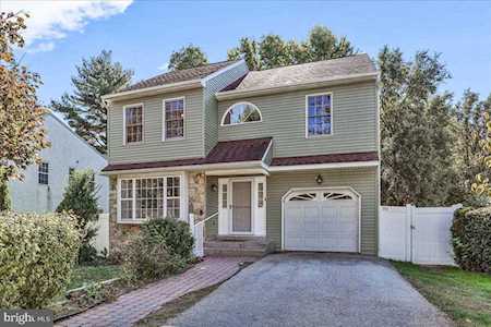 2910 Copper Beech Ln Secane, PA 19018