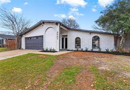 2807 Meadowview Drive Arlington, TX 76016