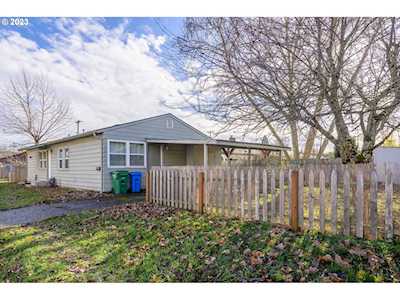 180/190 E 28th AVE Eugene, OR 97405