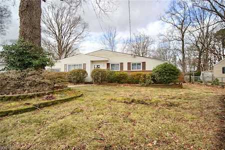 457 Turf Dr Virginia Beach, VA 23452