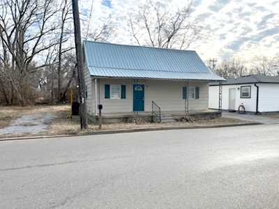 604 N Academy St Murfreesboro, TN 37130