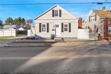 49 Randall St Cranston, RI 02920