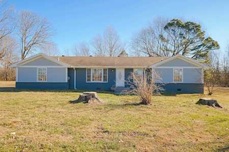 4017 Highland Dr Greenbrier, TN 37073
