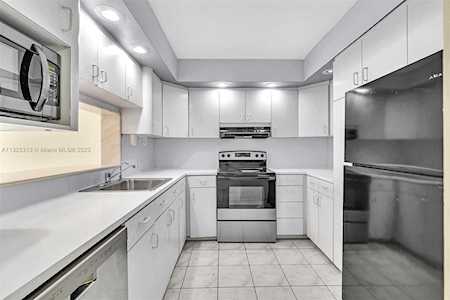 11905 NE 2nd Ave #C305 North Miami, FL 33161
