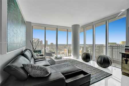 92 SW 3rd St #4805 Miami, FL 33130