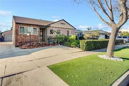 4425 Josie Ave Lakewood, CA 90713