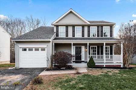 5785 Rhode Island Dr Woodbridge, VA 22193