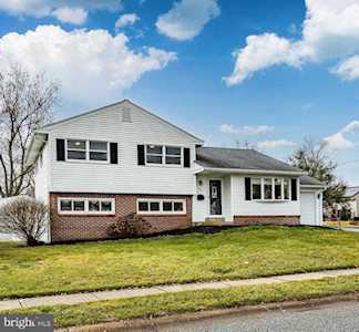 25 N Avon Dr Claymont, DE 19703