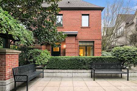 10415 NE 12th Place #101 Bellevue, WA 98004