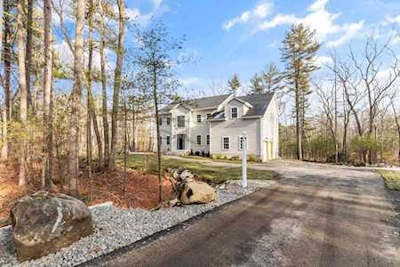 21 Vera Rd Middleton, MA 01949