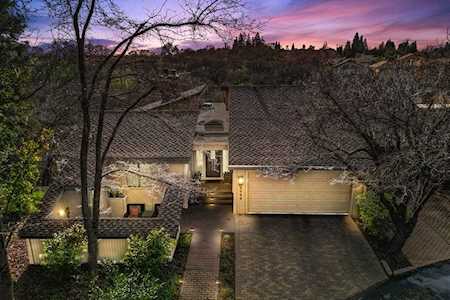 8954 Cliffside Lane Fair Oaks, CA 95628