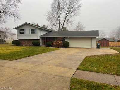 180 Ashwood Dr Avon Lake, OH 44012
