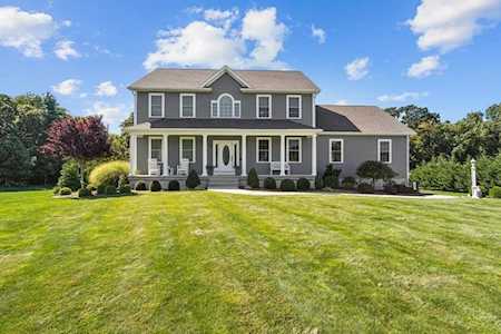 22 Patriot Way Seekonk, MA 02771