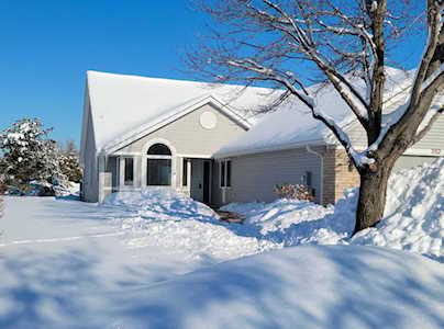 7102 Oak Pointe Curve Bloomington, MN 55438