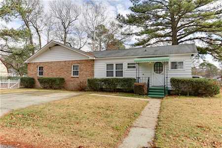 2701 Mark St Chesapeake, VA 23324