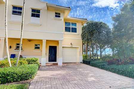 1720 Via Sofia Boynton Beach, FL 33426