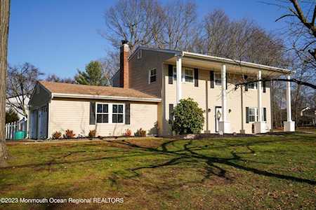 40 Sandburg Dr Morganville, NJ 07751