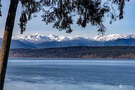 29083 Beach Dr NE Poulsbo, WA 98370
