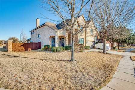 2728 Ponce De Leon Grand Prairie, TX 75054
