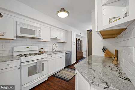 7549 Spring Lake Dr Bethesda, MD 20817