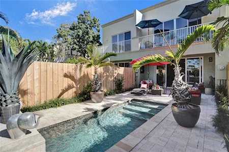 1113 NE 12th Ave Fort Lauderdale, FL 33304
